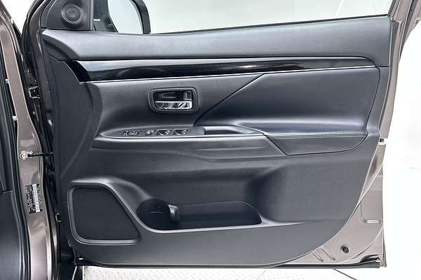 2019 Mitsubishi Outlander LS ZL thumb-18