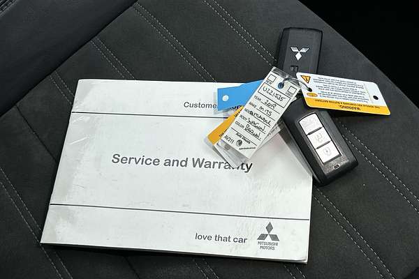 2019 Mitsubishi Outlander LS ZL thumb-22