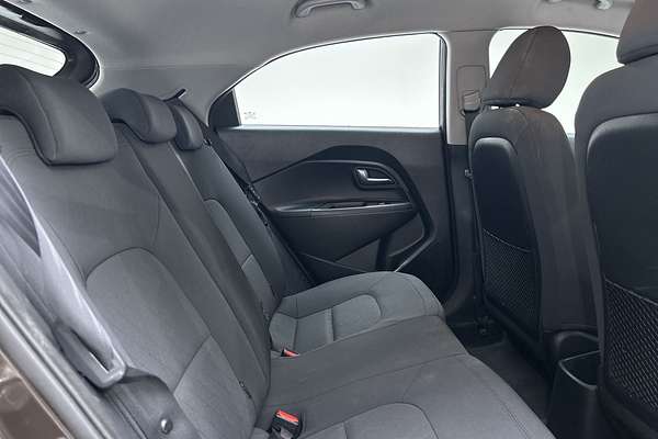 2016 Kia Rio S UB thumb-10