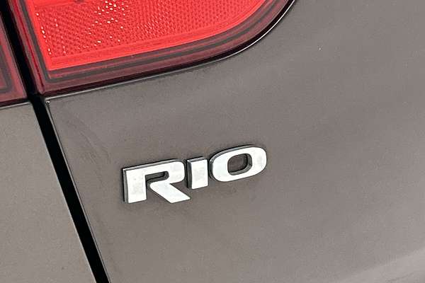 2016 Kia Rio S UB thumb-20