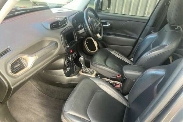 2016 Jeep Renegade Limited BU
