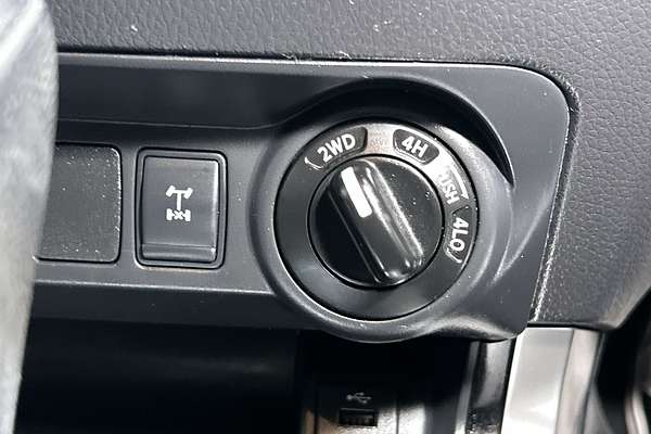 2018 Nissan Navara RX D23 Series 3 Rear Wheel Drive thumb-16