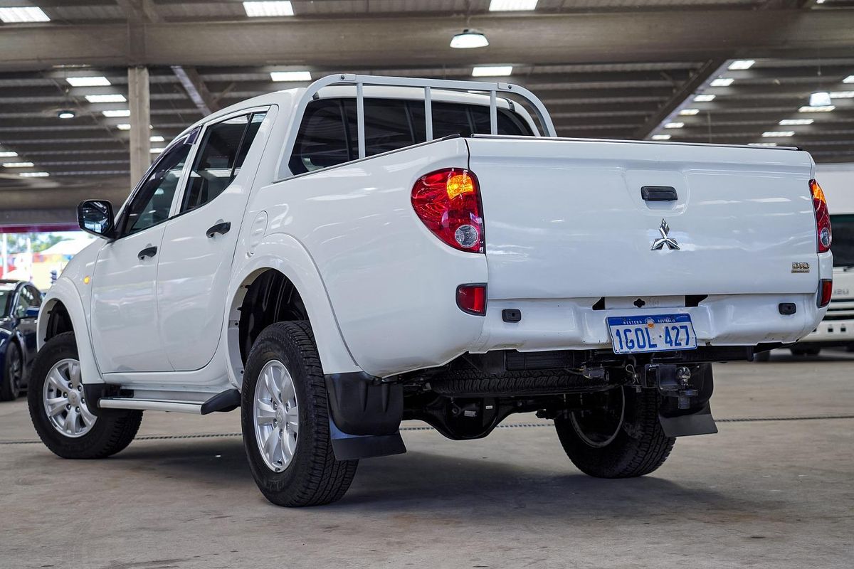 2015 Mitsubishi Triton GLX MN 4X4