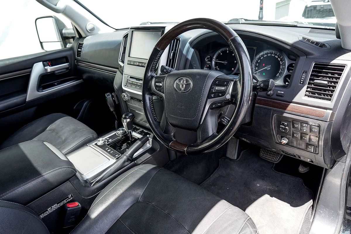 2019 Toyota Landcruiser Sahara VDJ200R