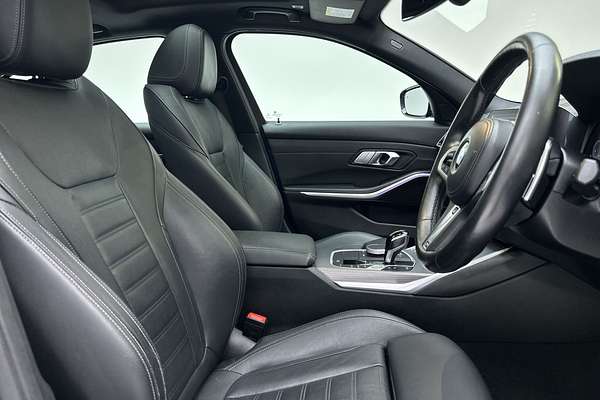 2022 BMW 3 Series 320i M Sport G20 thumb-12