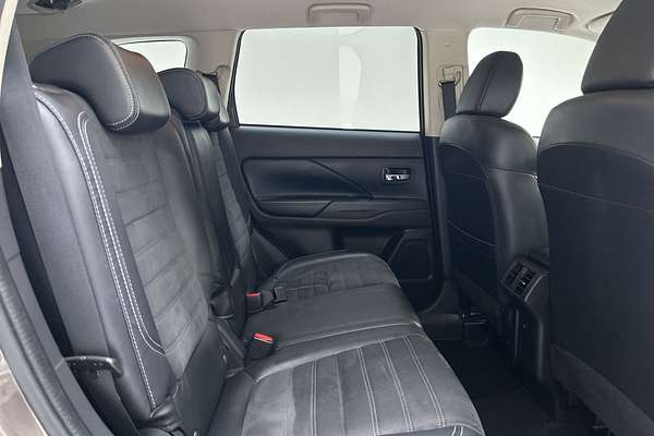 2018 Mitsubishi Outlander LS ZL thumb-11