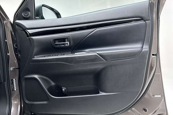 2018 Mitsubishi Outlander LS ZL thumb-18