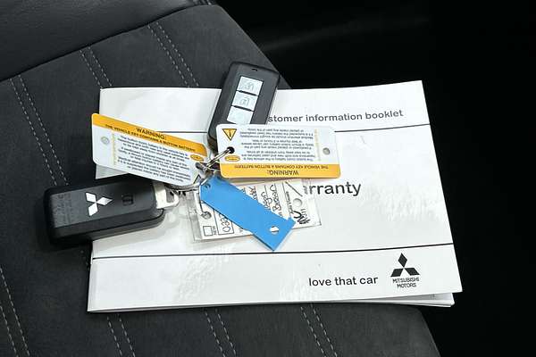 2018 Mitsubishi Outlander LS ZL thumb-22