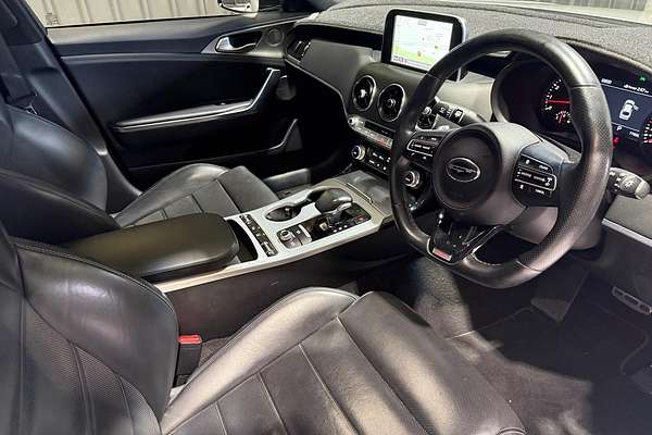 2017 Kia Stinger GT CK thumb-12