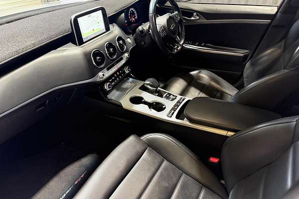 2017 Kia Stinger GT CK thumb-18