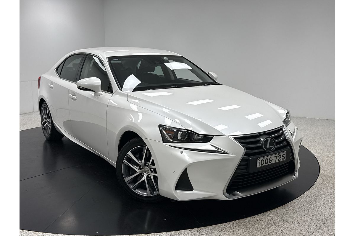 2017 Lexus IS IS200t Luxury ASE30R