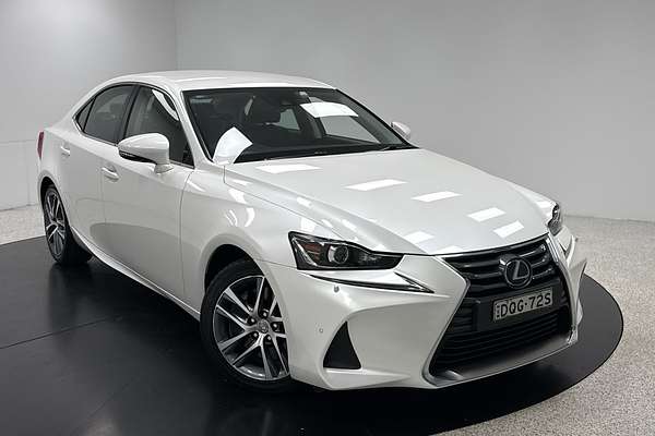 2017 Lexus IS IS200t Luxury ASE30R