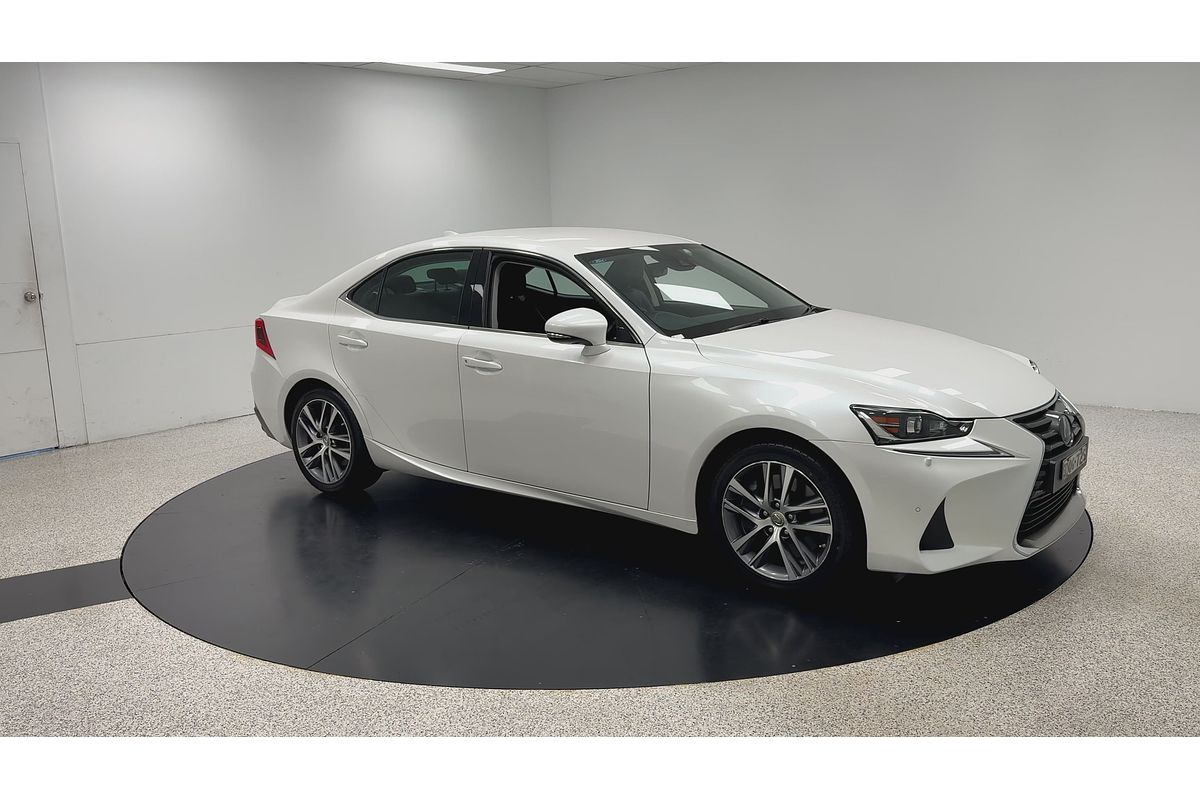2017 Lexus IS IS200t Luxury ASE30R