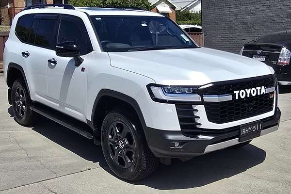 2025 Toyota Landcruiser GR Sport FJA300R