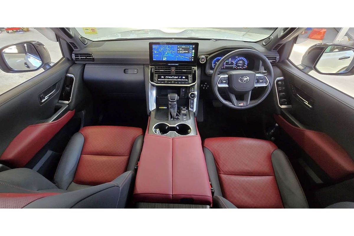 2025 Toyota Landcruiser GR Sport FJA300R