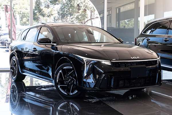 2025 Kia K4 GT-Line CL4m