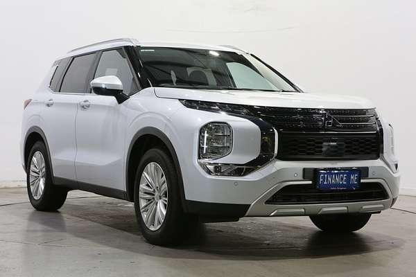 2025 Mitsubishi Outlander LS ZM