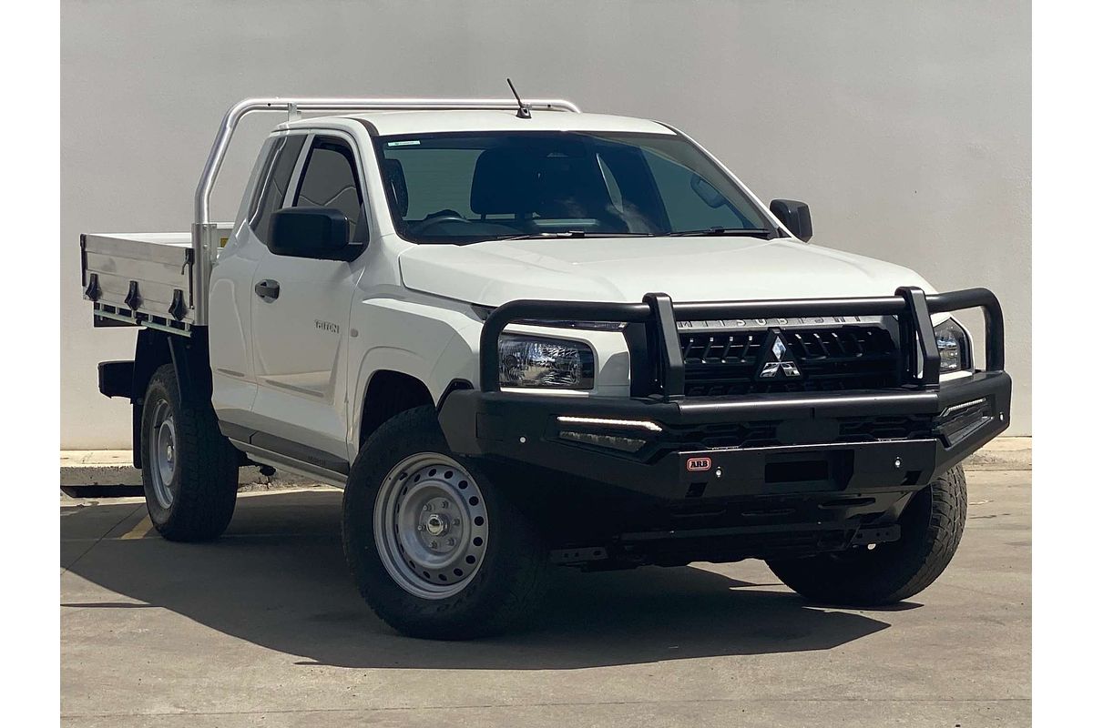 2025 Mitsubishi Triton GLX MV 4X4