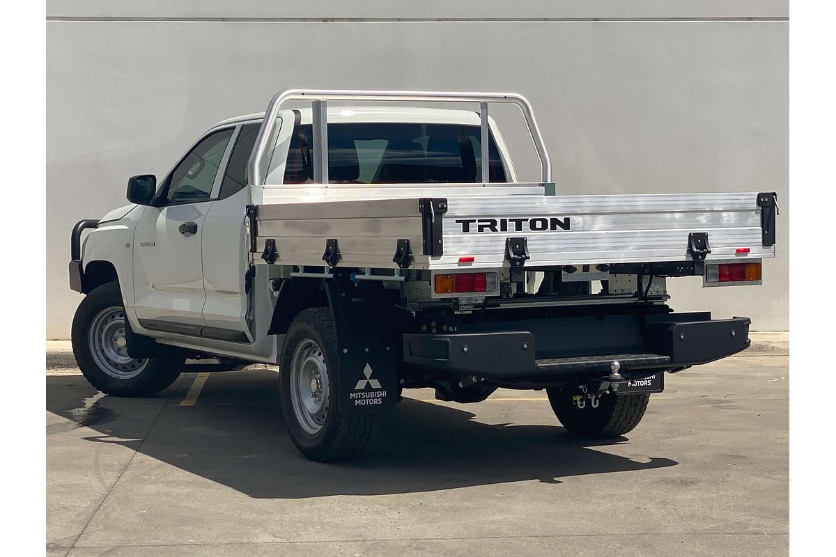 2025 Mitsubishi Triton GLX MV 4X4
