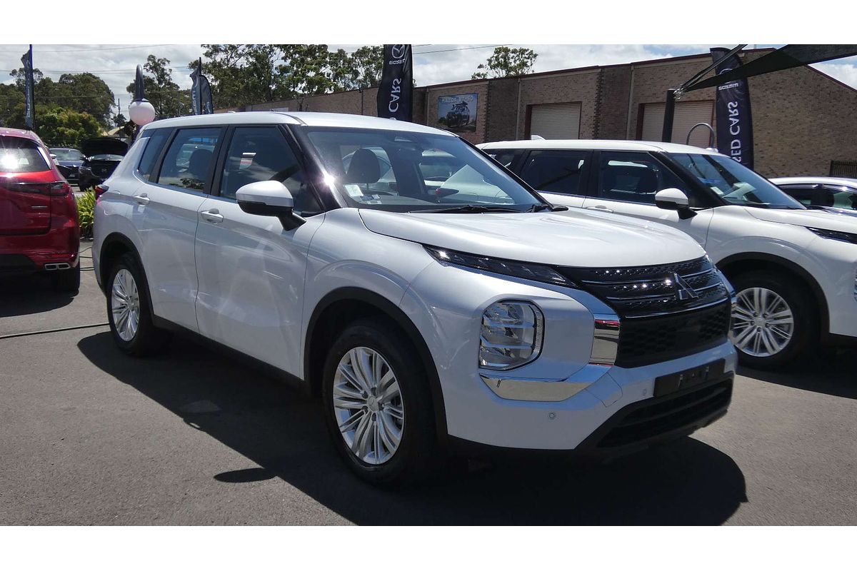 2024 Mitsubishi Outlander ES ZM