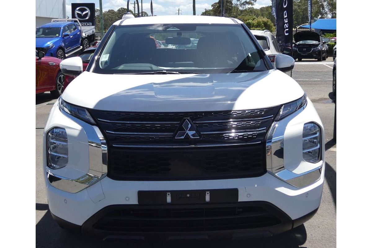 2023 Mitsubishi Outlander ES ZM