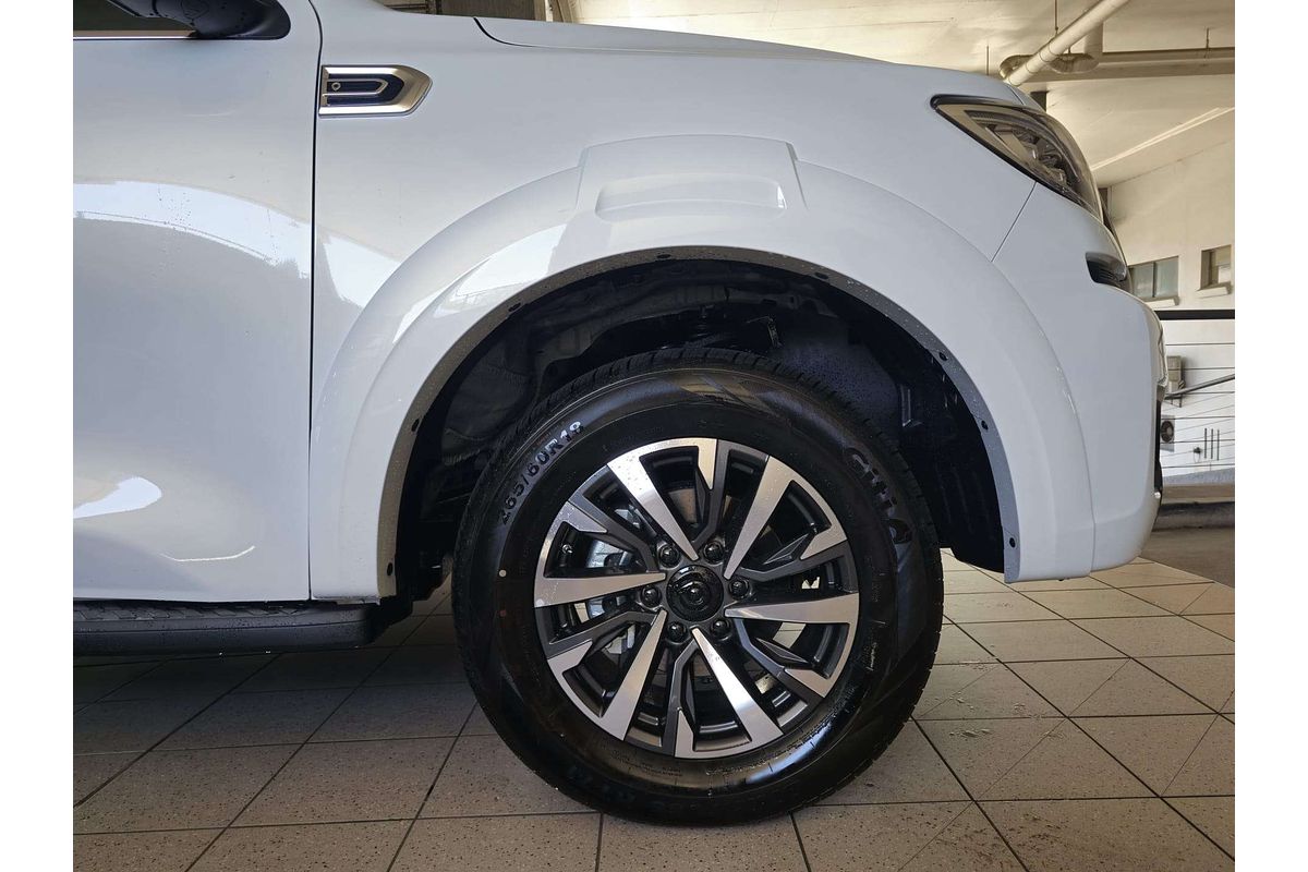 2.4T Cannon Dual Cab Chassic Luxury 4x4