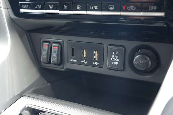 2025 Mitsubishi Pajero Sport Exceed QG thumb-13