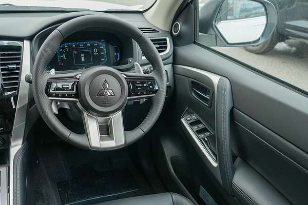 2025 Mitsubishi Pajero Sport Exceed QG thumb-17
