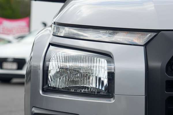 2025 Mitsubishi Triton GLX-R MV 4X4 thumb-1