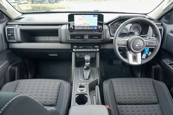 2025 Mitsubishi Triton GLX-R MV 4X4 thumb-15