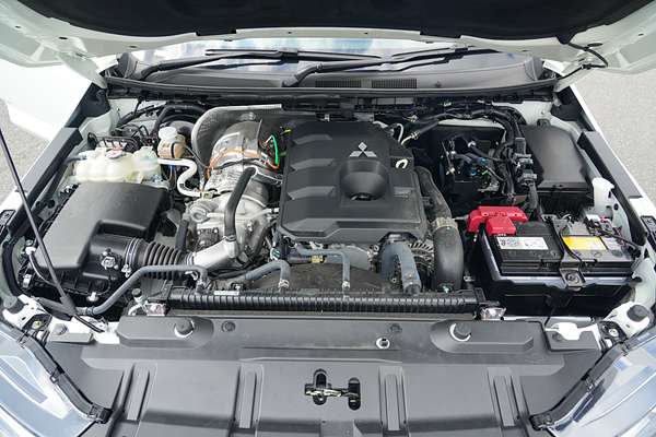 2025 Mitsubishi Triton GLS MV 4X4 thumb-7