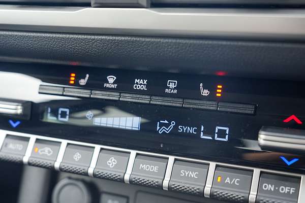 2025 Mitsubishi Triton GLS MV 4X4 thumb-13