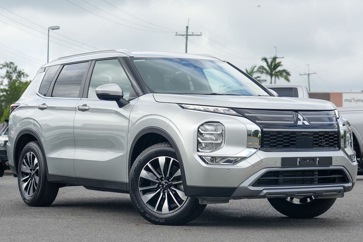 2025 Mitsubishi Outlander LS ZM