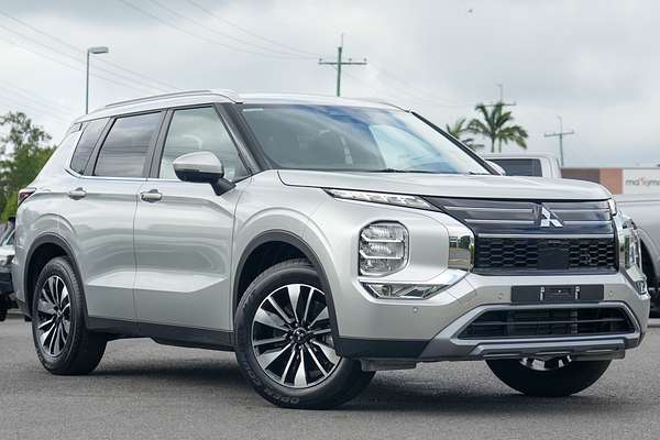 2025 Mitsubishi Outlander LS ZM