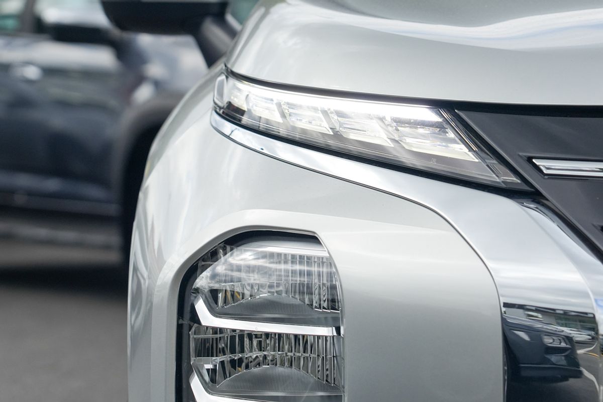 2025 Mitsubishi Outlander LS ZM