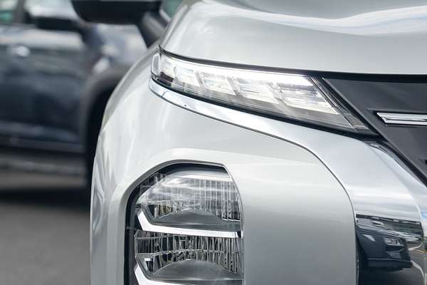 2025 Mitsubishi Outlander LS ZM thumb-1