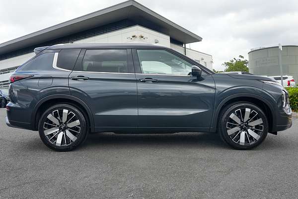 2025 Mitsubishi Outlander Exceed Tourer ZM thumb-3