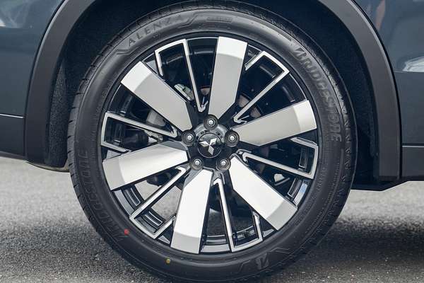 2025 Mitsubishi Outlander Exceed Tourer ZM thumb-4