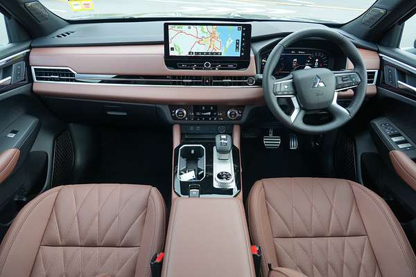 2025 Mitsubishi Outlander Exceed Tourer ZM thumb-16