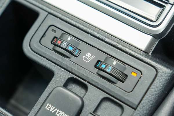 2021 Toyota Landcruiser GXL VDJ200R thumb-8