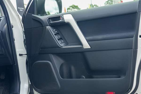 2021 Toyota Landcruiser GXL VDJ200R thumb-10