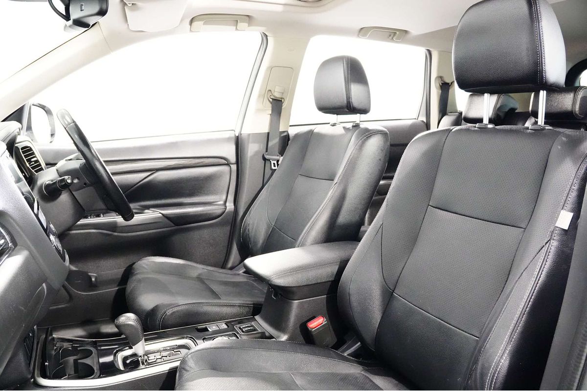 2016 Mitsubishi Outlander Exceed ZK