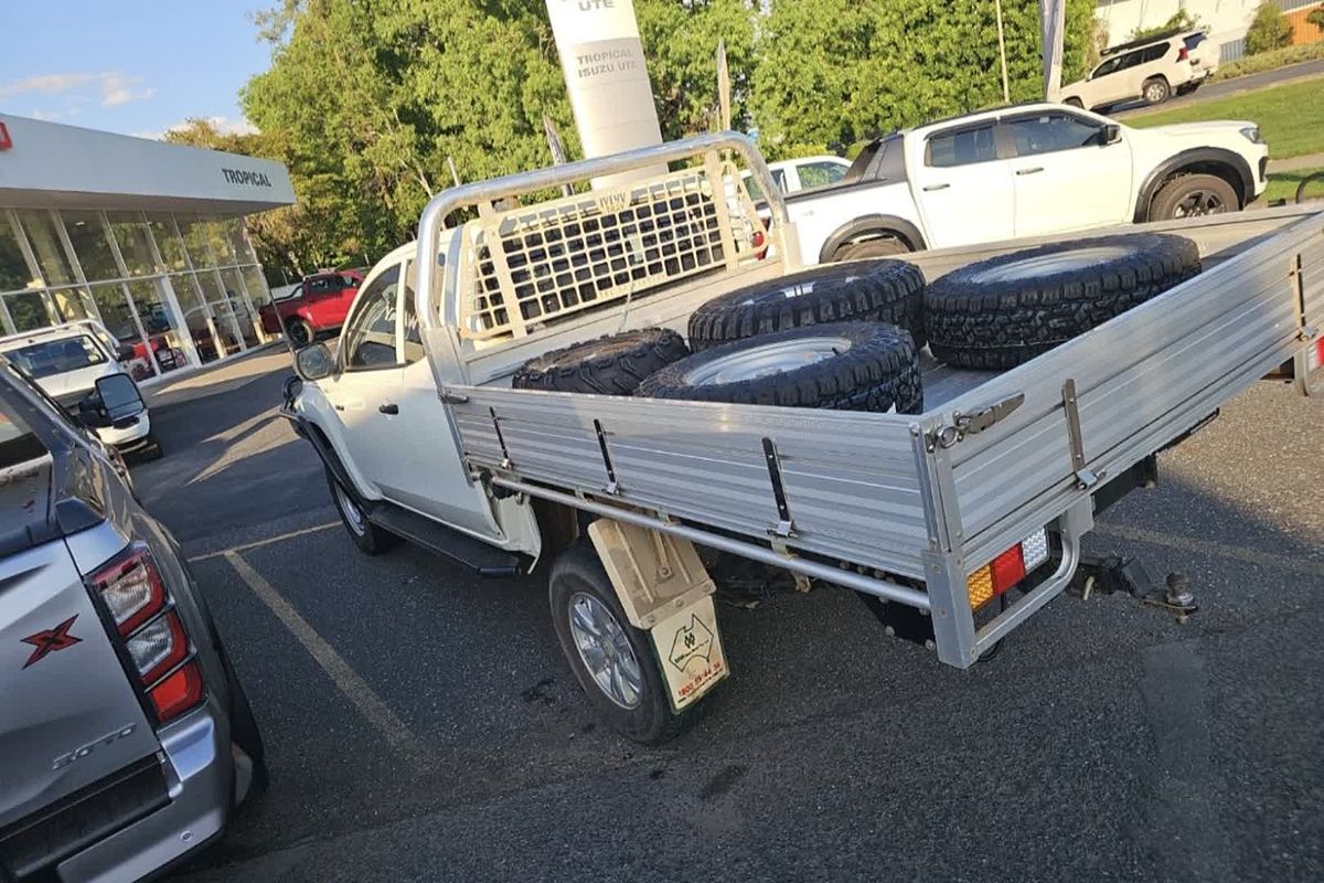 2024 Mitsubishi Triton GLX MR 4X4