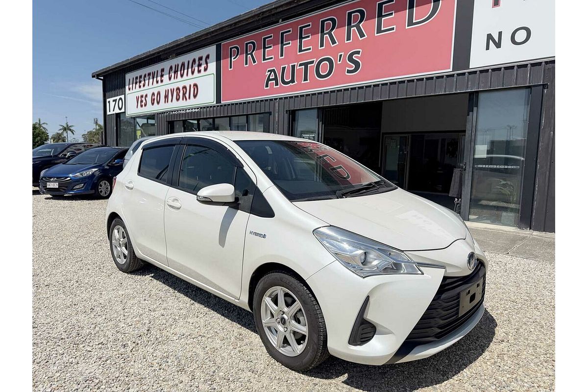 2017 Toyota VITZ F (HYBRID) NHP130