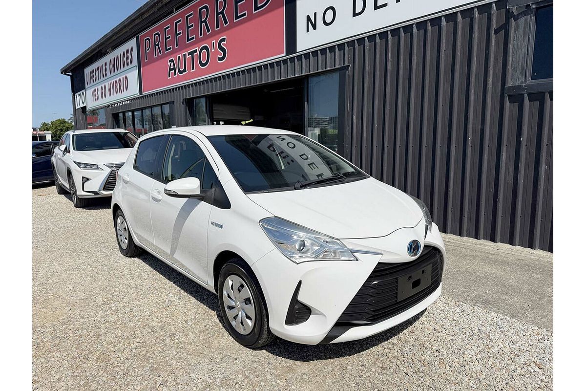 2017 Toyota VITZ F (HYBRID) NHP130