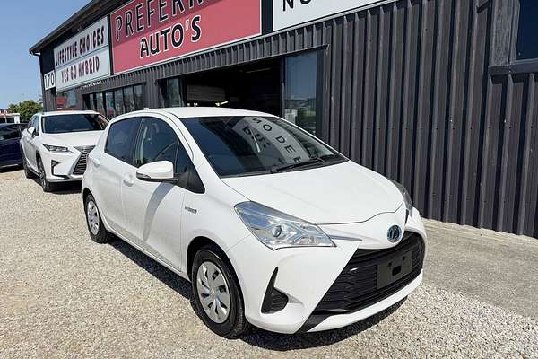 2017 Toyota VITZ F (HYBRID) NHP130