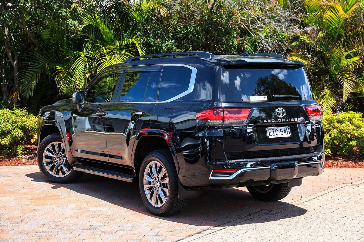 2023 Toyota Landcruiser Sahara ZX FJA300R