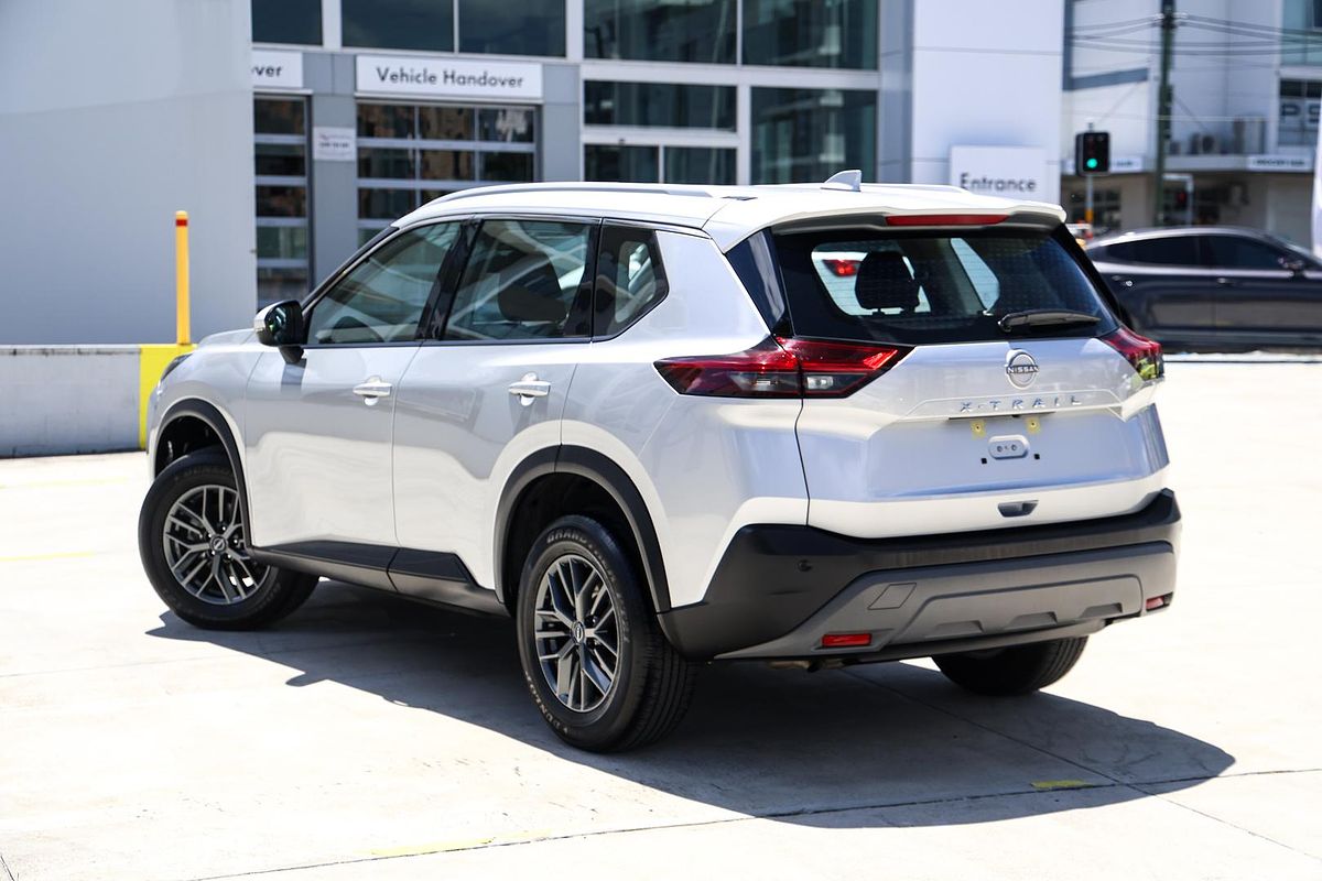 2024 Nissan X-TRAIL ST T33