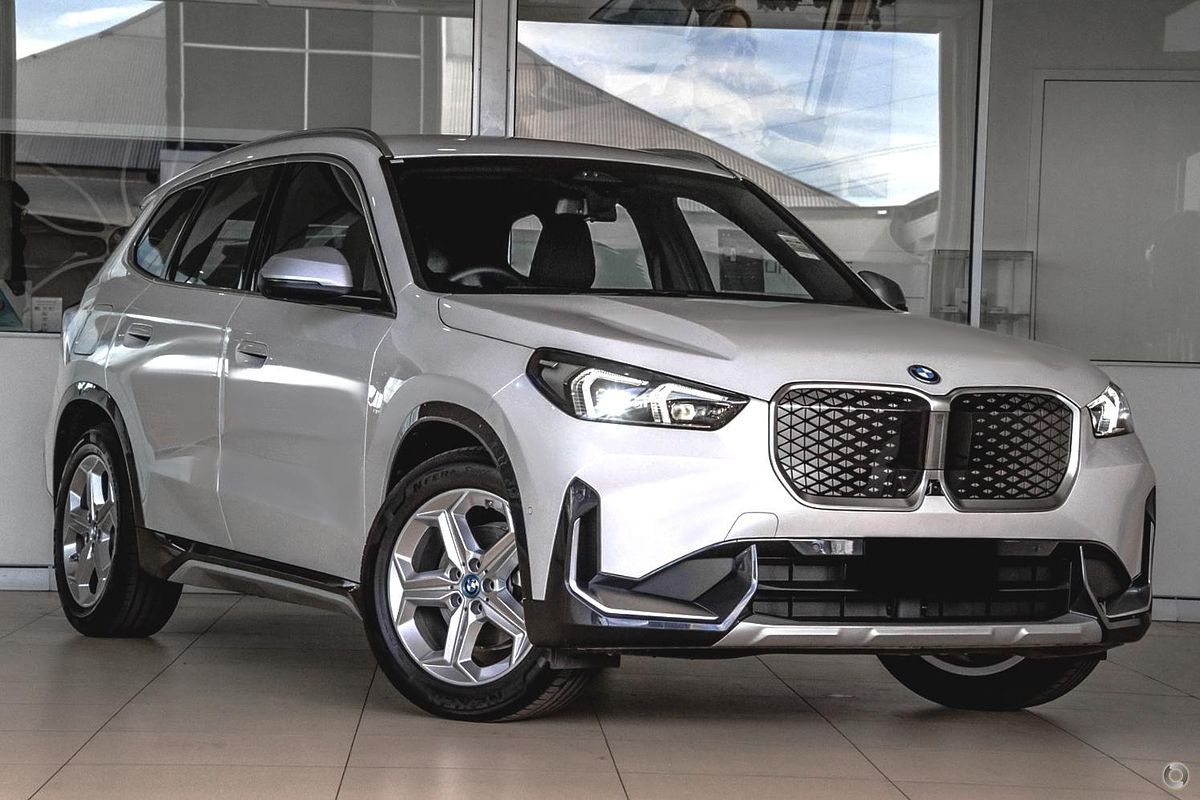 2024 BMW iX1 eDrive20 xLine U11