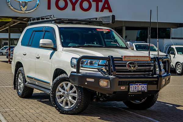 2017 Toyota Landcruiser Sahara VDJ200R